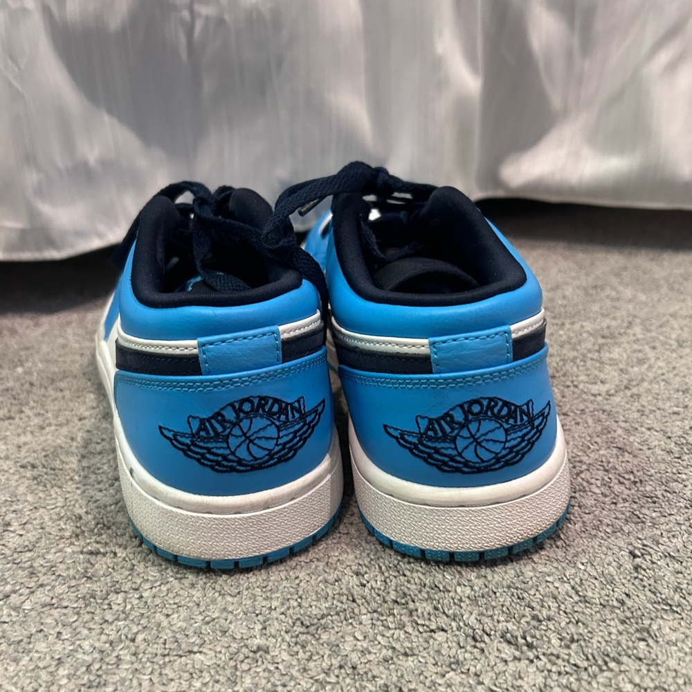 Air Jordan 1 Low ‘UNC’ - Picture 4 of 6
